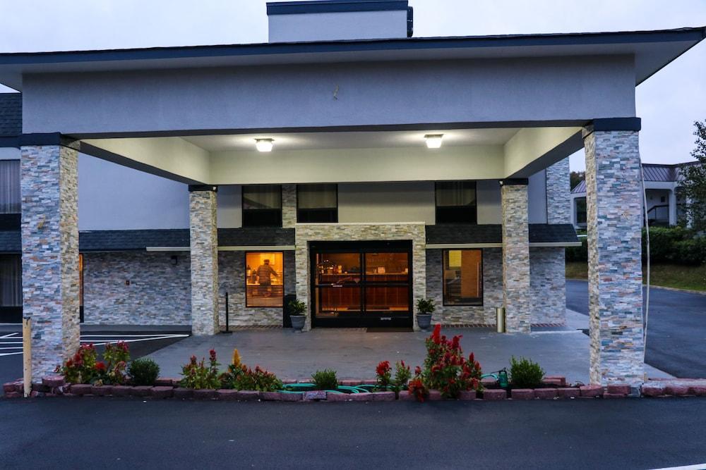 Quality Inn Кливланд Екстериор снимка