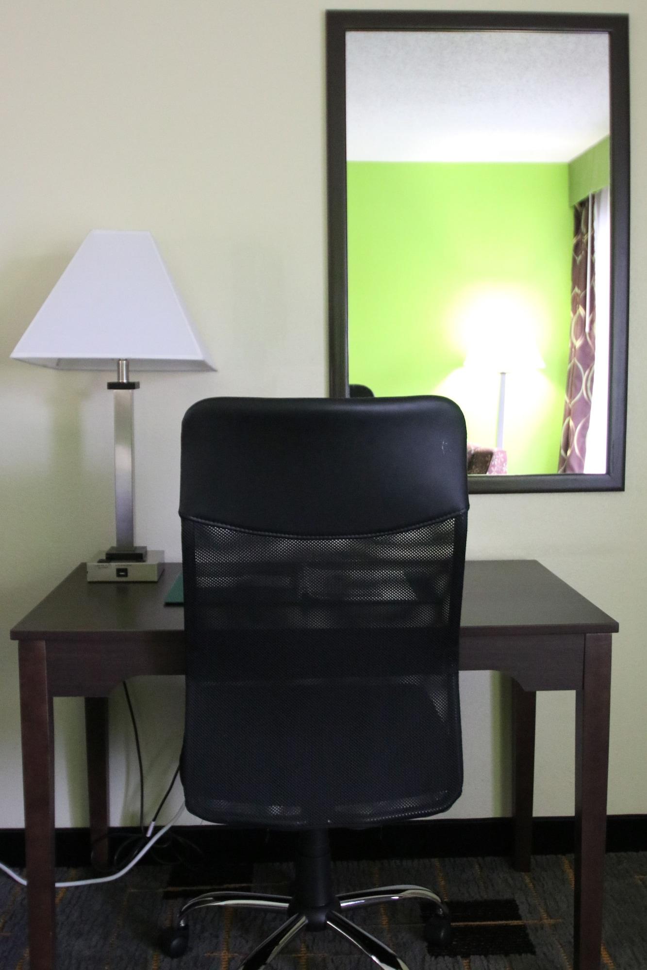 Quality Inn Кливланд Екстериор снимка