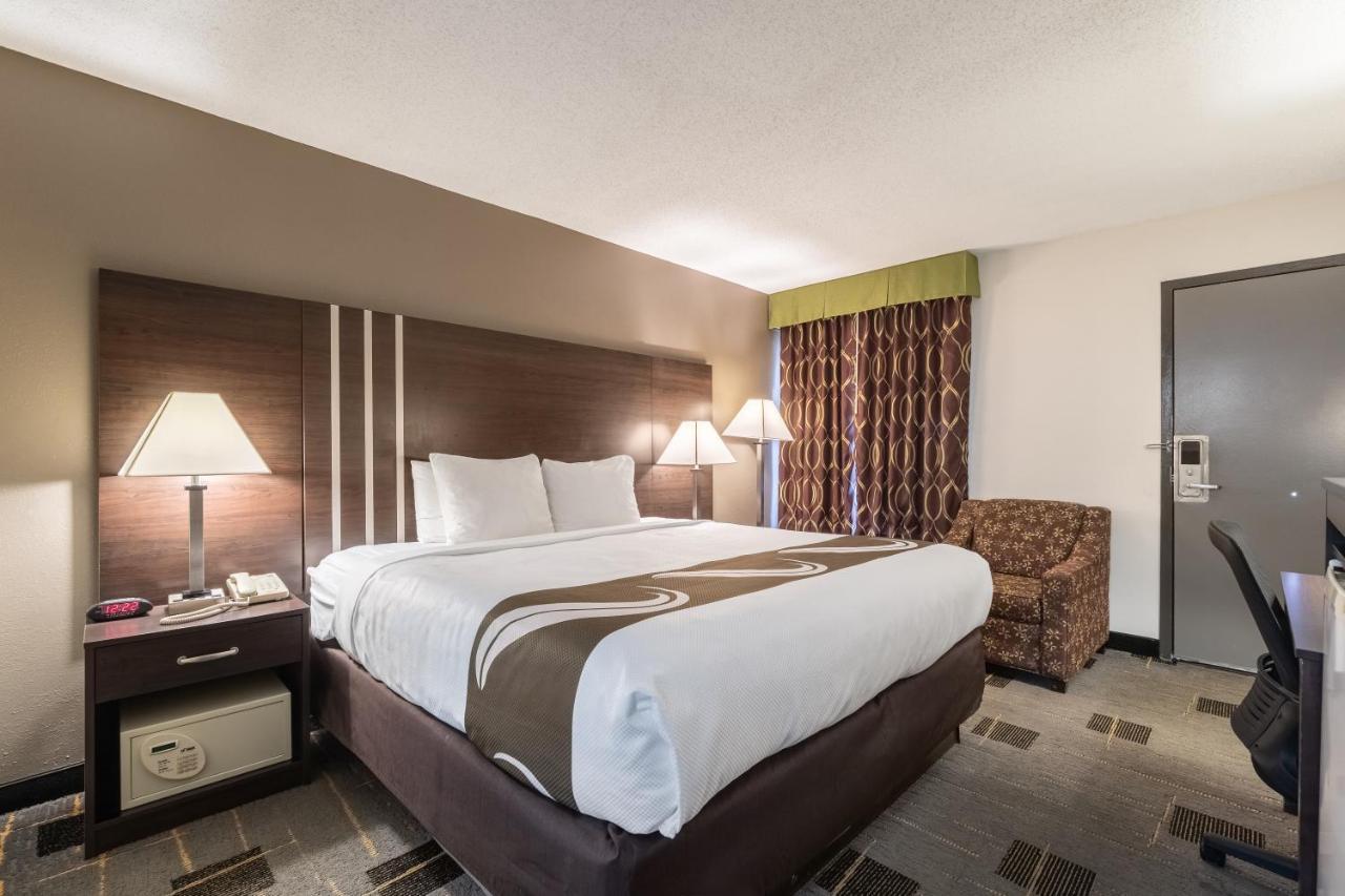 Quality Inn Кливланд Екстериор снимка