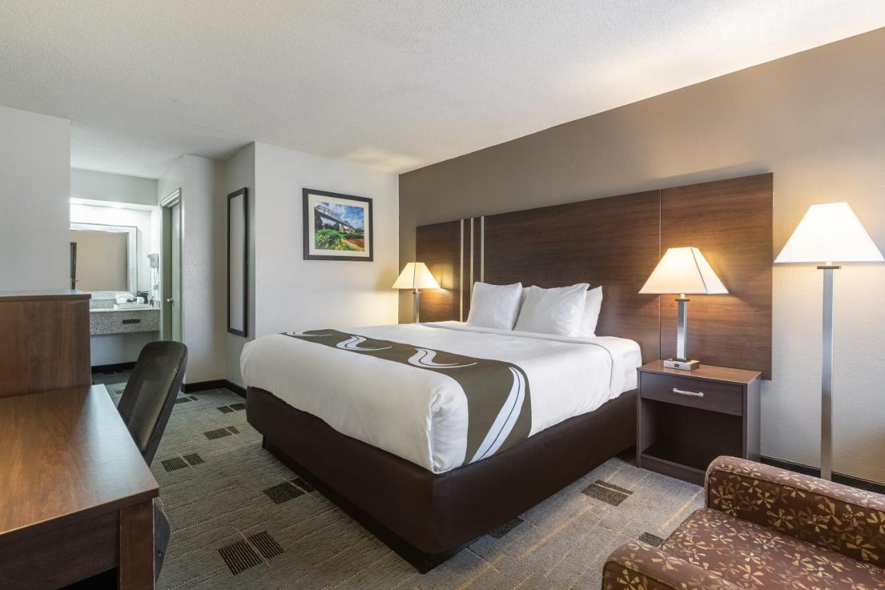 Quality Inn Кливланд Екстериор снимка