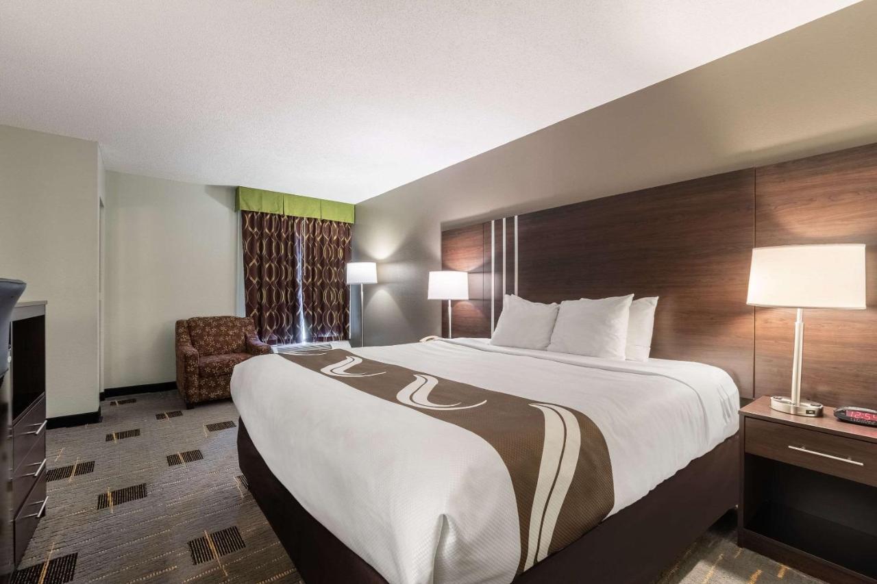 Quality Inn Кливланд Екстериор снимка