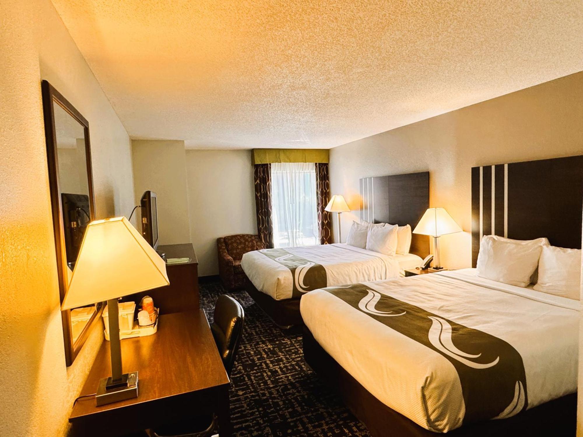 Quality Inn Кливланд Екстериор снимка