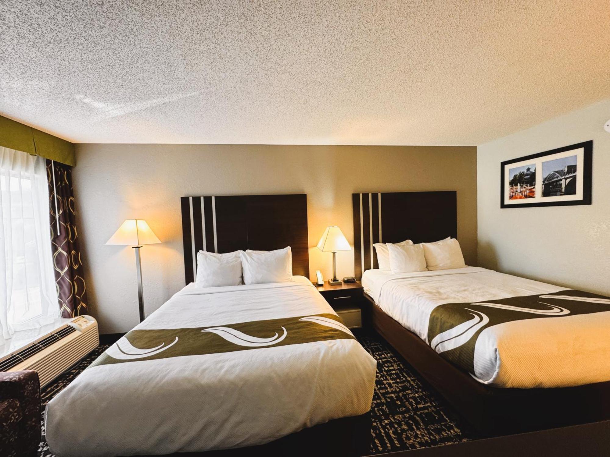 Quality Inn Кливланд Екстериор снимка