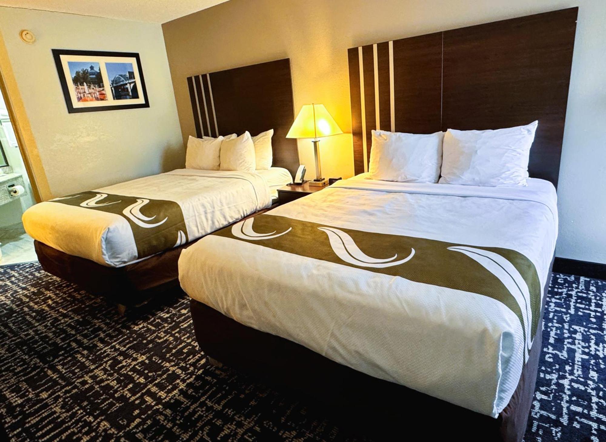 Quality Inn Кливланд Екстериор снимка