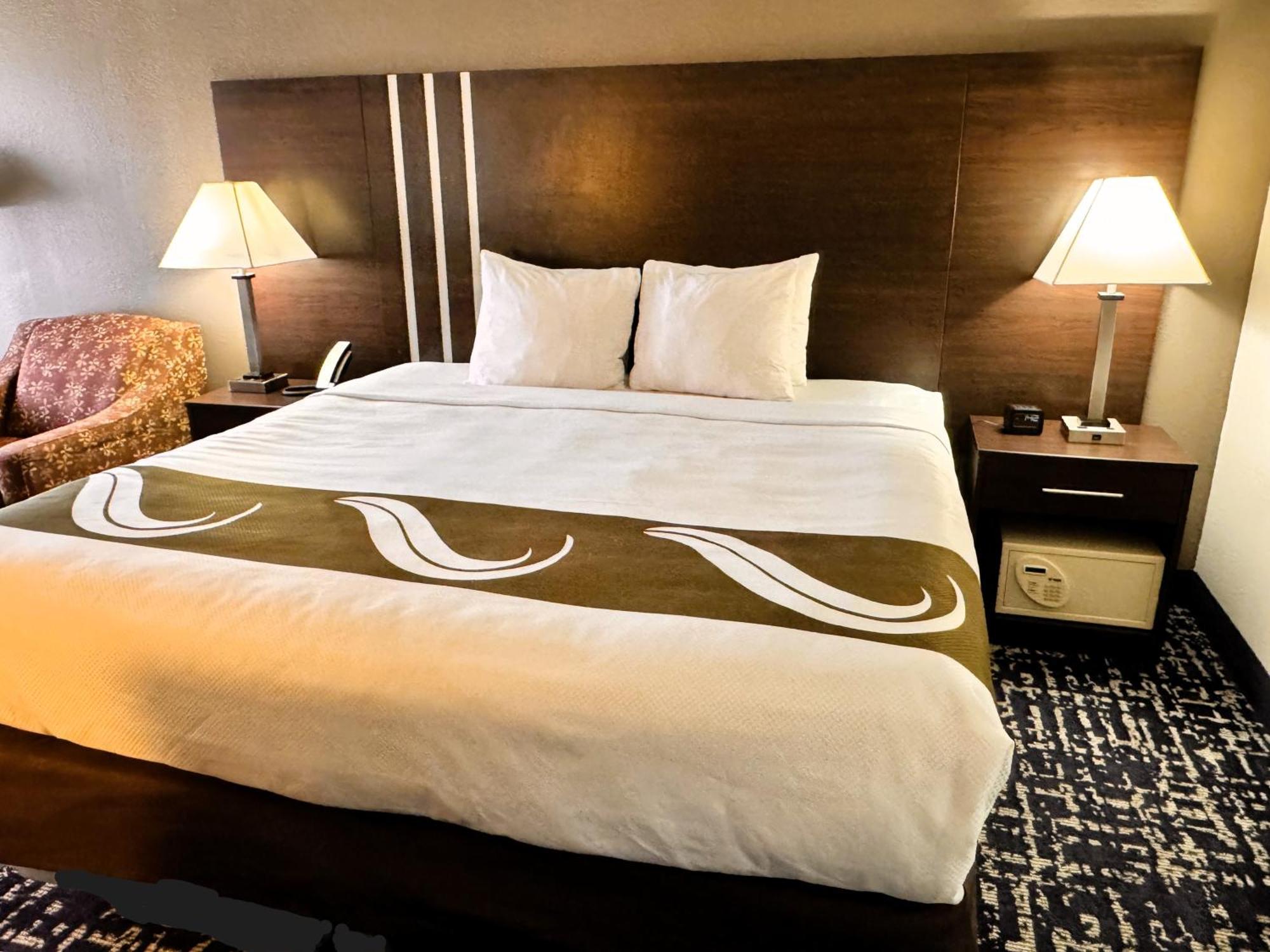 Quality Inn Кливланд Екстериор снимка